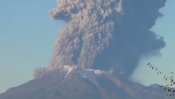 First day eruption Calbuco volcano